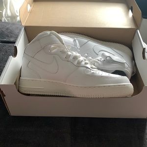 pretty much new. barely worn